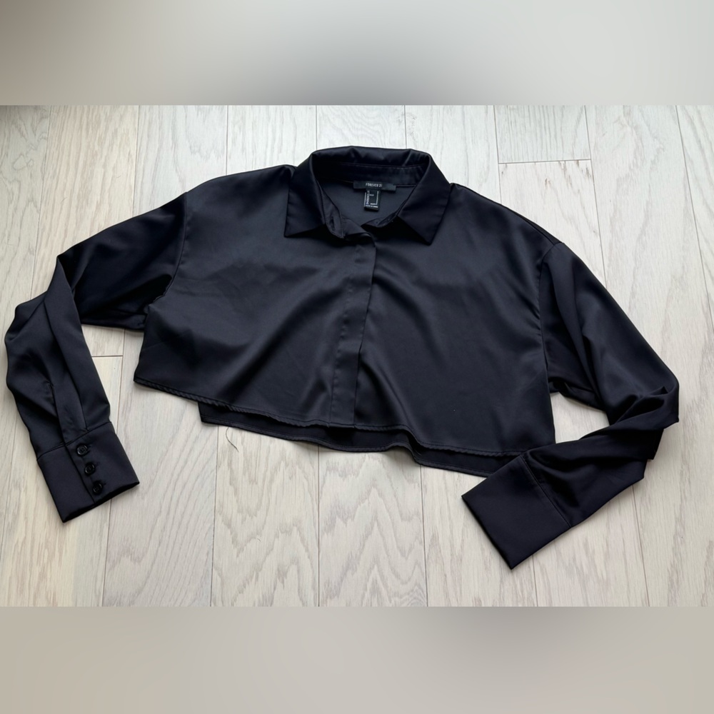 Forever 21 Black Long Sleeve Button Crop Blouse - Size S